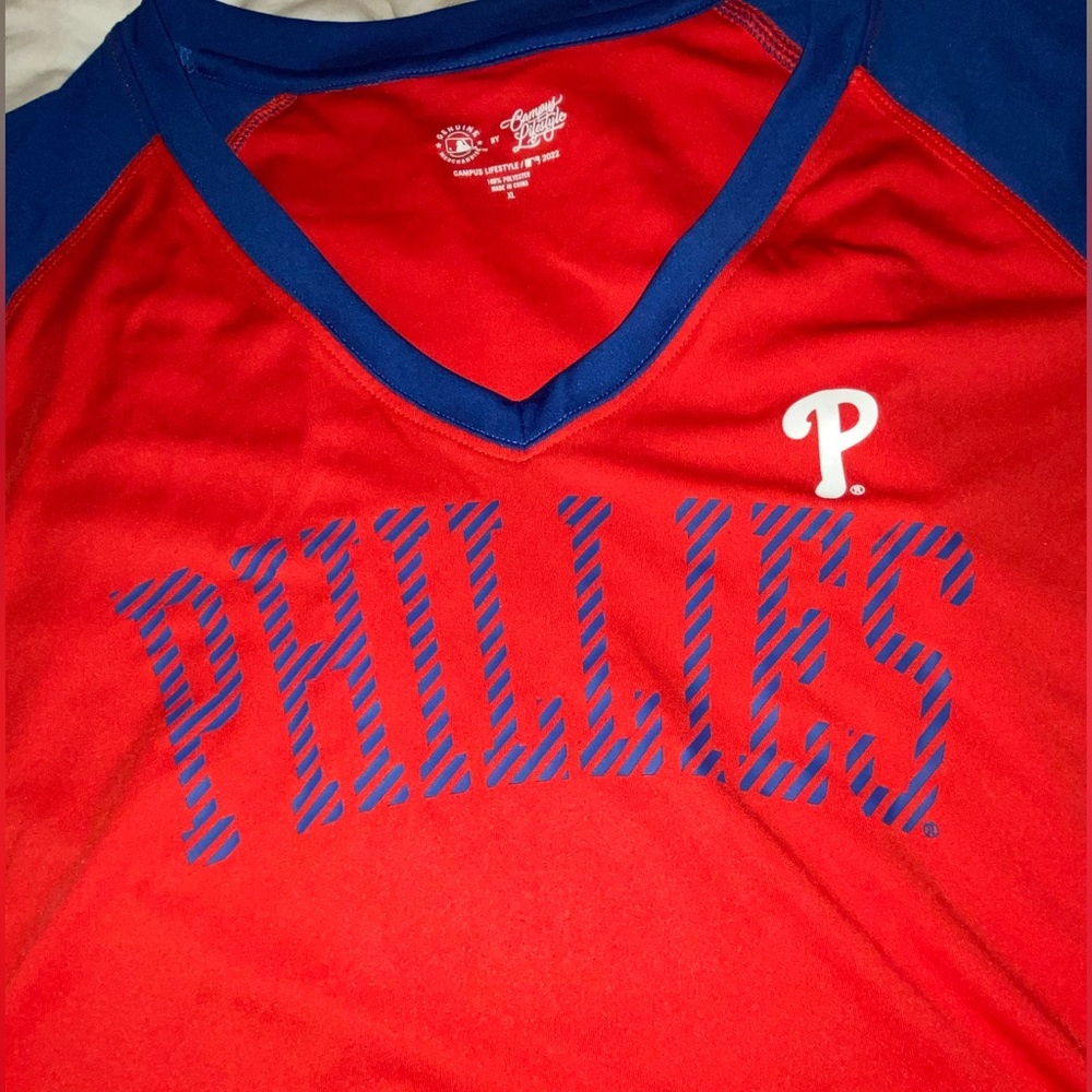 Phillies T-shirt size XL